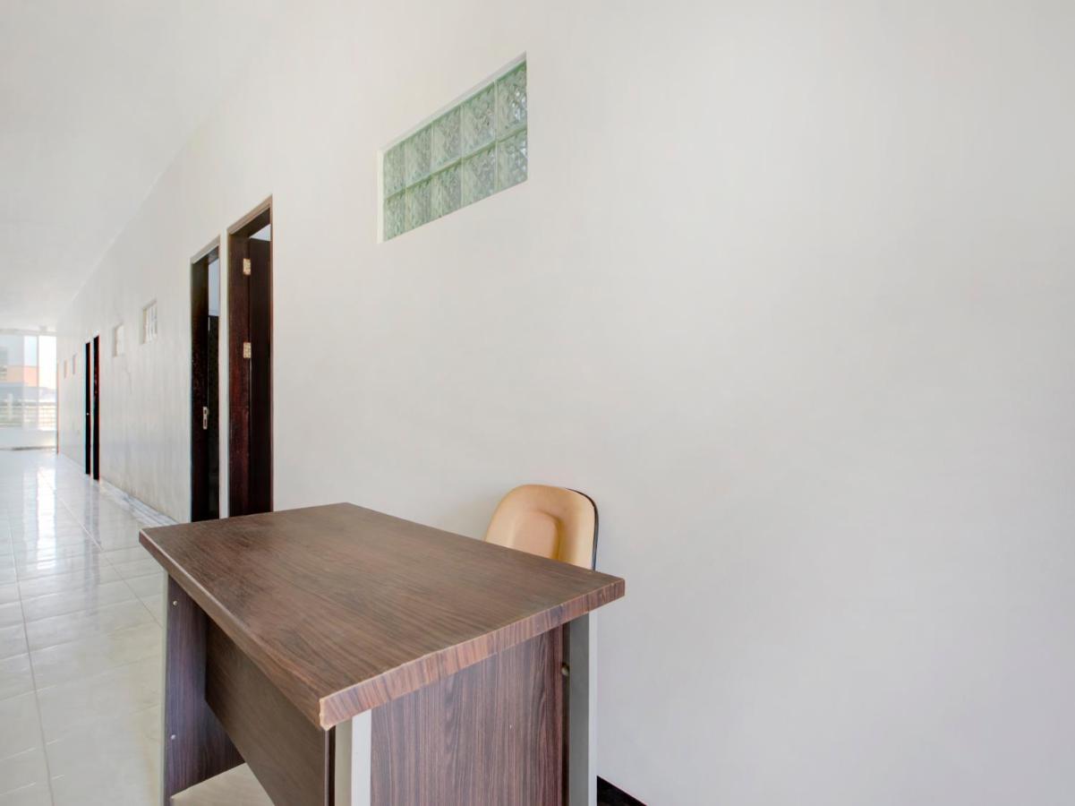 Oyo Life 3987 Kost Aditya Σουραμπάγια Εξωτερικό φωτογραφία