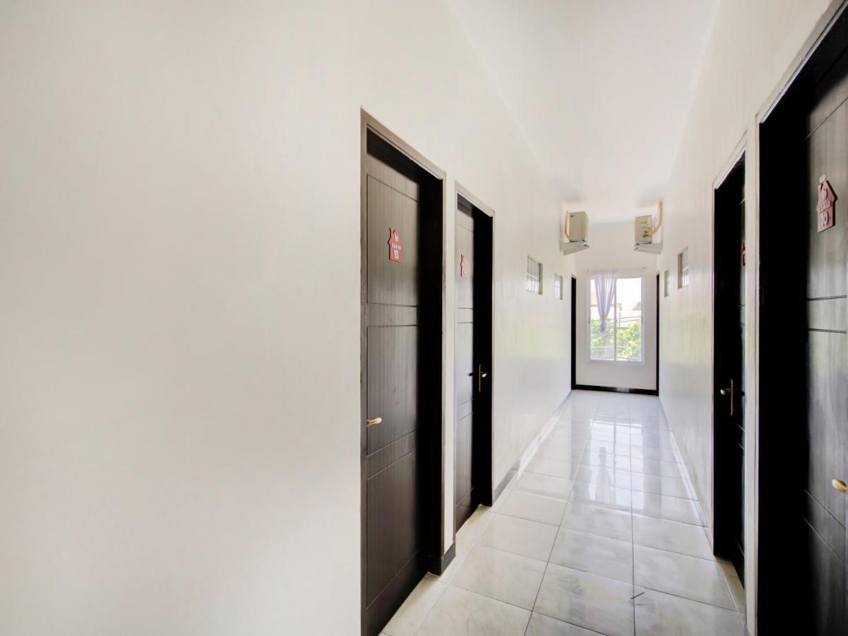 Oyo Life 3987 Kost Aditya Σουραμπάγια Εξωτερικό φωτογραφία