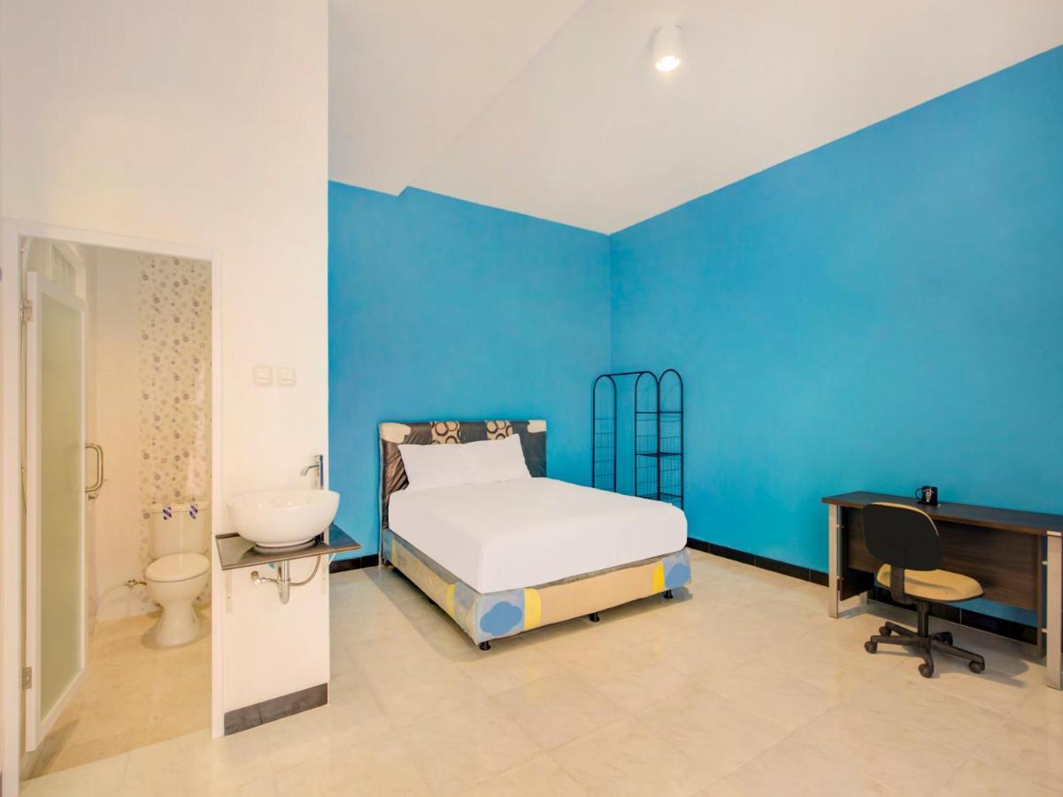 Oyo Life 3987 Kost Aditya Σουραμπάγια Εξωτερικό φωτογραφία