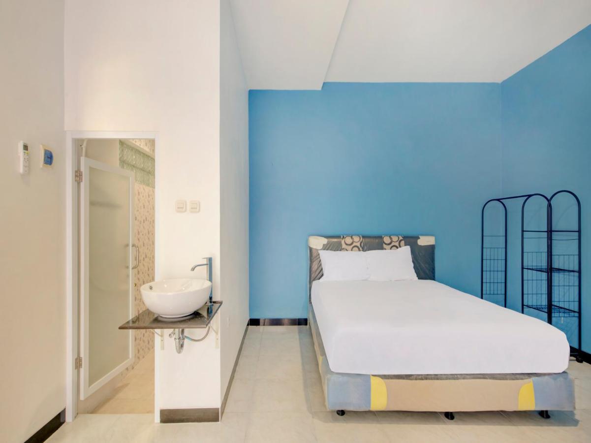 Oyo Life 3987 Kost Aditya Σουραμπάγια Εξωτερικό φωτογραφία